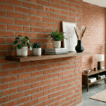 Étagère fixée dans un mur en brique.